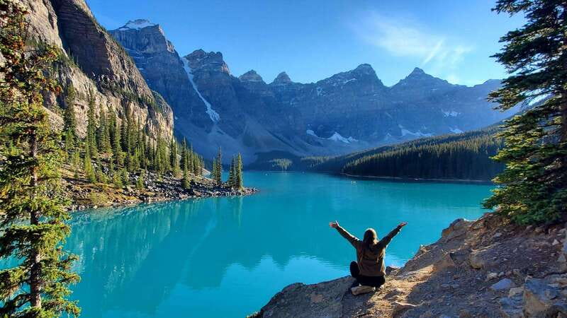 Calgary: 2-Day Banff National Park Highlights Summer Tour - Day one in Banff: Lake Minnewanka, downtown Banff, Johnston Canyon, and the chairlift lookout