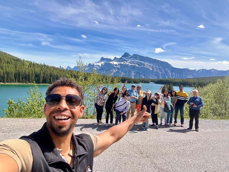 Calgary/Canmore: Banff National Park & Lake Louise Day Trip - Bow Falls and Surprise Corner, or Lake Minnewanka in Summer
