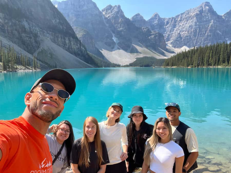 Calgary/Canmore: Banff National Park & Lake Louise Day Trip - Guides Make the Difference: Photo Spots, Wildlife, and Clear Commentary