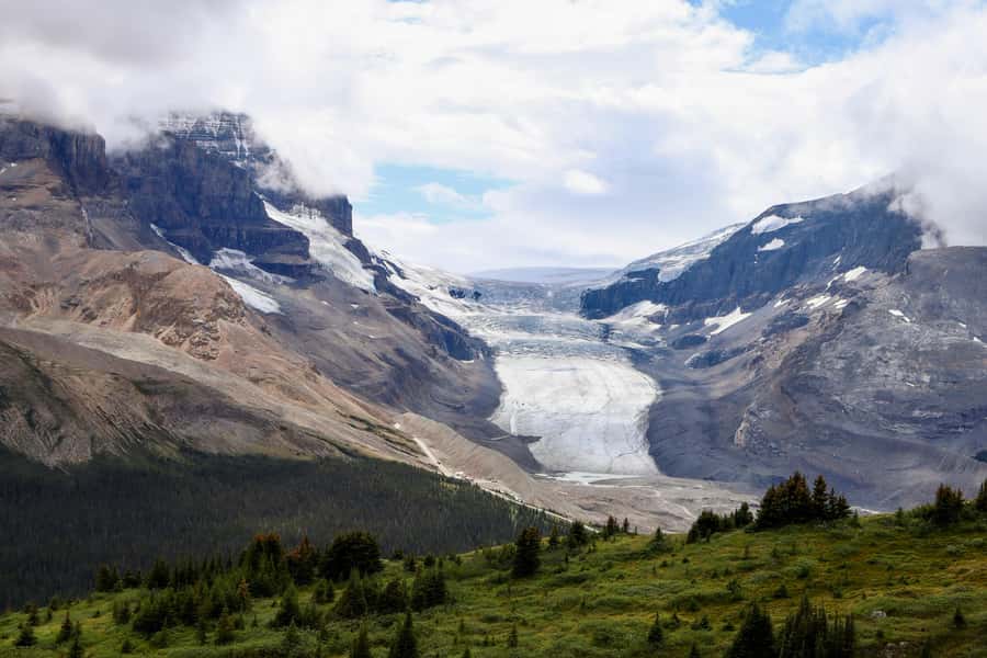 Calgary: Day Trip to Jasper with Lunch - A 14-hour Calgary to Jasper day trip that hits the Rockies hardest