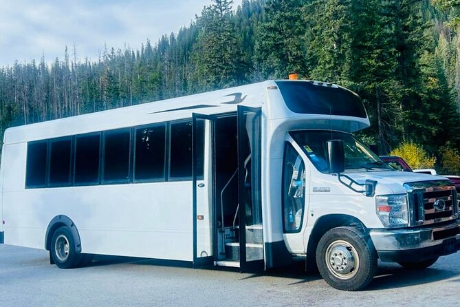 Calgary or YYC Airport to Banff | Private Transfer - The 1.5 Hour Ride to Banff: What the Timing Means for Your Day