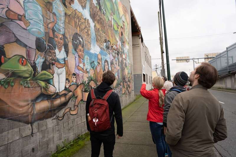 Calgary: Street Art & Craft Beer Walking Tour w/ Tastings - Bottlescrew Bill’s Pub: Beer Tasting Time in the Middle of Downtown