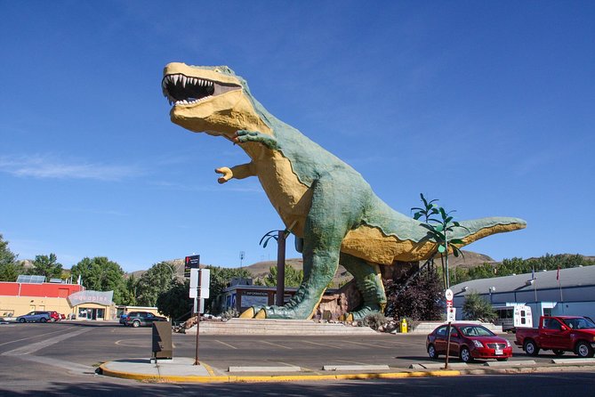 Calgary to Royal Museum | Drumheller – PRIVATE TOUR - Hoodoos and the “sandstone with a hat” trick
