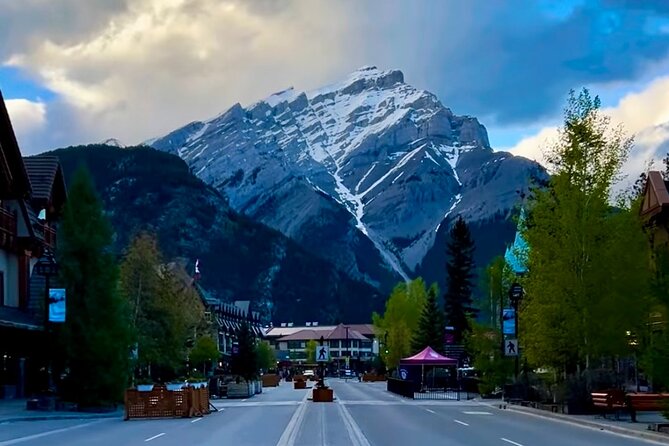 Calgary YYC Airport to Banff Shared Shuttle - Where You’ll Get Dropped in Banff (and How to Use It)