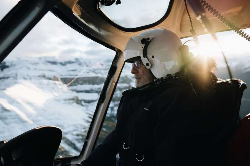 Canadian Rockies: Abraham Lake Ice Bubbles Helicopter Tour - Food, fire warming, and the small-group feel