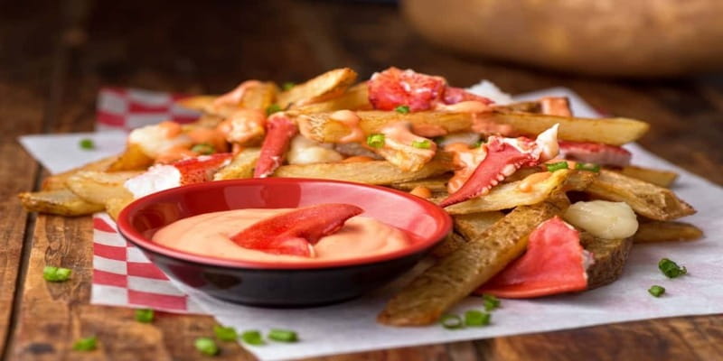 Charlottetown: Small Group Food Walking Tour - Confederation Landing Park and Peake’s Wharf: snack breaks with real scenery