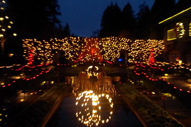 Christmas in Victoria and the Butchart Gardens - The residential light tour: seeing local decorations you might miss