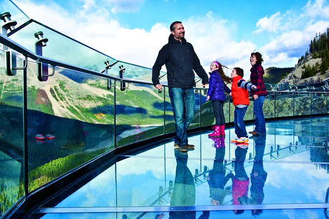 Columbia Icefield Skywalk Admission - Timing and crowds: how to avoid the long bus and the busy outlook
