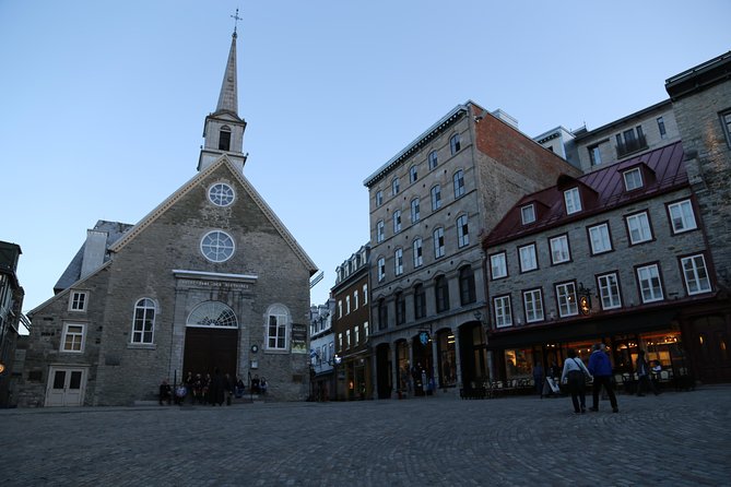 Combo Historical and Food Tour of Old Quebec - Stop-by-stop: from mural art to the gates of Old Quebec