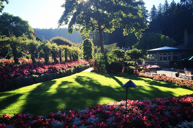 COMBO Victoria City Tour & Butchart Gardens & Entry Tix - Butchart Gardens with a guided start and 2.5 hours to roam