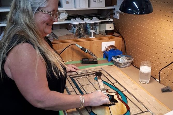 Create your own Stained Glass Masterpiece - A Beginner-Friendly Stained Glass Class That Actually Teaches