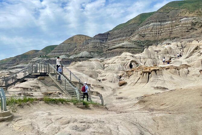 Day of Dinosaurs & Hoodoos from Calgary to Drumheller Badlands - A Calgary-to-Drumheller geology day: what you get for $126.93