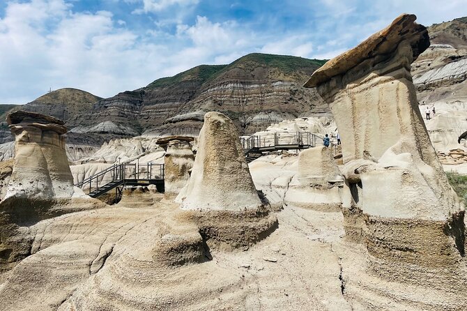 Day of Dinosaurs & Hoodoos from Calgary to Drumheller Badlands - Royal Tyrrell Museum: the time that makes or breaks the day
