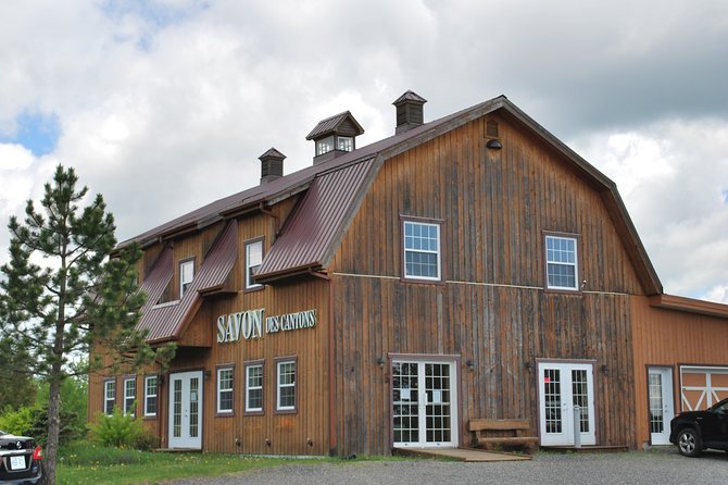 Day trip to Eastern Townships - Magog downtown lunch break: use your time well