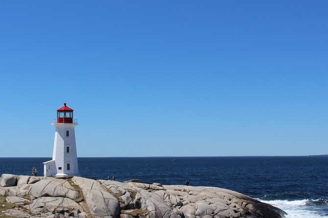 Day Trip to Lunenburg, Mahone Bay and Peggy's Cove from Halifax - Guides on this route: why the best part is the storytelling