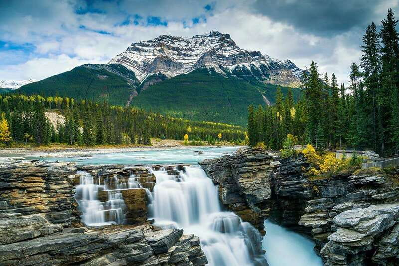 Deep Day Tour to Emerald, Moraine, Louise Lake, J. Canyon... - The Route Highlights: Passing Castle Mountain and Learning the Spiral Tunnels Story