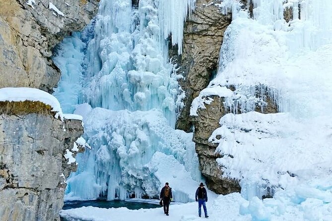 Discover 9 Iconic Banff Sights in a Day! with extra Comfort-12pax - Emerald Lake when Moraine is off the table