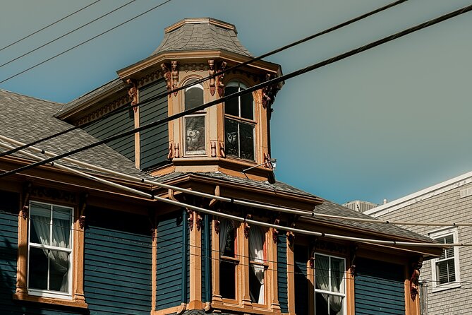 Discover Lunenburg and Mahone Bay Guided Tour - Lunenburg Historic District, Bluenose II Photos, and Maritime Heritage