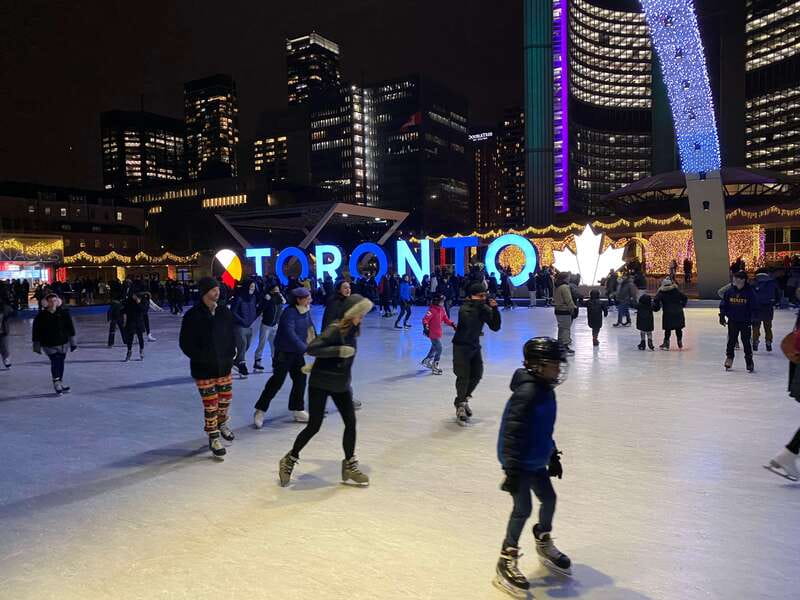 Downtown Toronto: Walking tour experience. English/Spanish - St. Lawrence Market: Your Best Shot at Understanding Toronto Through Food
