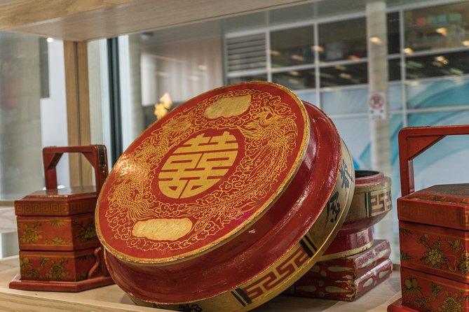 Downtown Vancouver Asian Food Tour by Vancouver Foodie Tours - Stop 3: MUJI and Jarvis the robot barista coffee stop