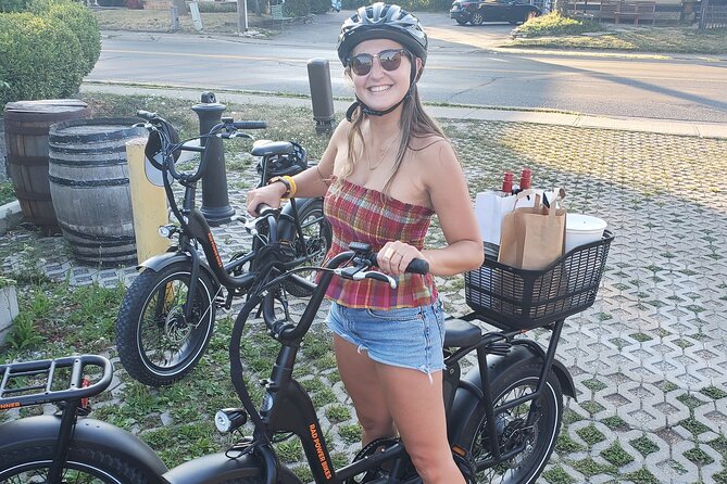E-Bike Rental Explore in Niagara-on-the-Lake - Pack your own picnic and make breaks part of the plan