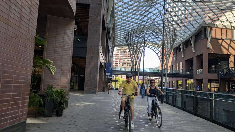E-bike through Toronto's Dynamic Neighbourhoods - Key points to know before you book