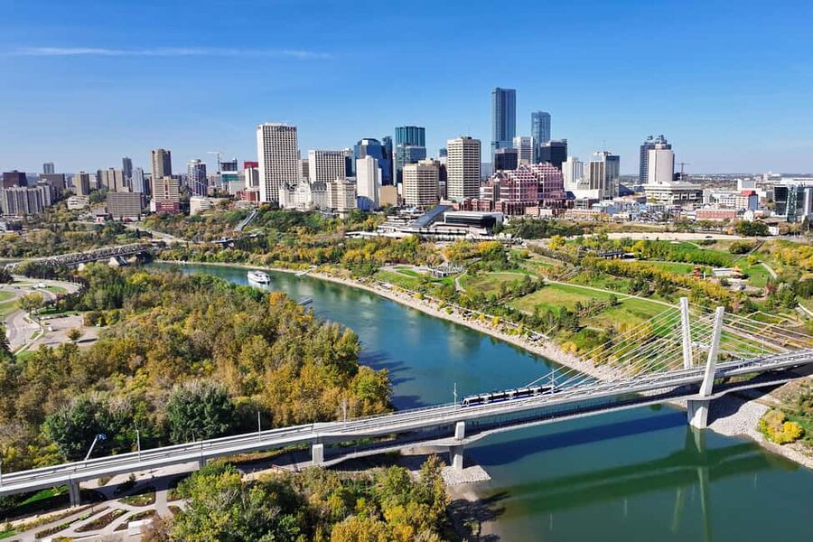 Edmonton: City Highlights Walking Tour | 3-Hour - Jasper Avenue: the human scale version of downtown
