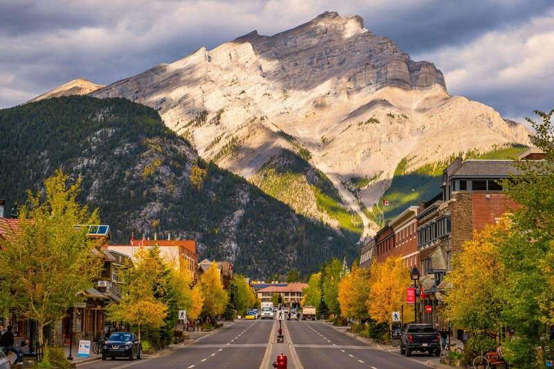 Emerald Lake,Lake Louise JohnstonCanyon&Banff Tour - Value at around $116: you are paying for convenience and guided stops