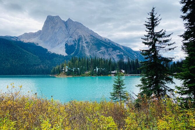 Emerald Lake Lake Louise Moraine Lake Half Day Tour - Banff’s mountain passes: Cascade, Castle, and the quick picture stops
