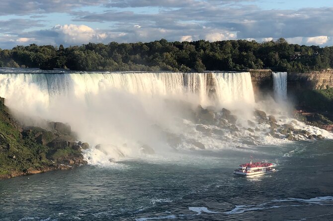 Epic Niagara Falls Private Tour w/ Tower, Journey & Boat Cruise - Nikola Tesla statue: a clever breather with meaning