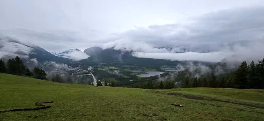 Explore 9 Iconic Banff Spots in 1 Epic Day!(Pax 12/Group) - One-Day Banff and Yoho Plan That Actually Feels Manageable