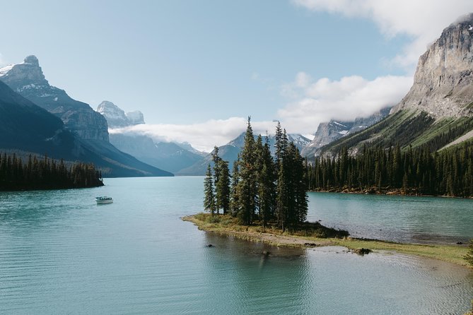 Explore Jasper Tour with Maligne Lake Cruise - The 8.5-hour plan, from 8:30 am to late afternoon
