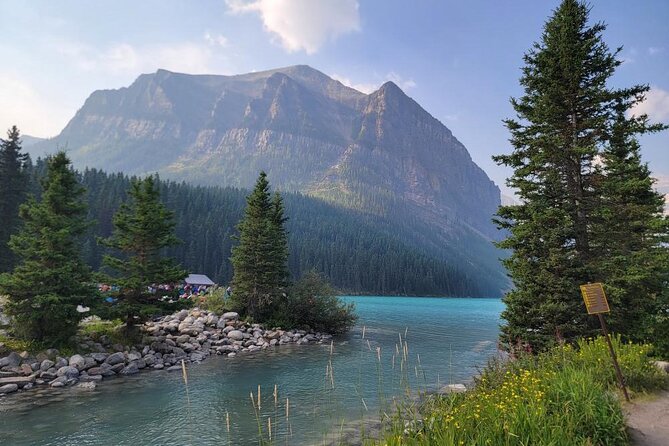Explore Moraine Lake, Banff, Lake Louise & Minnewanka - Lake Louise stop: an icon with an hour to take it in