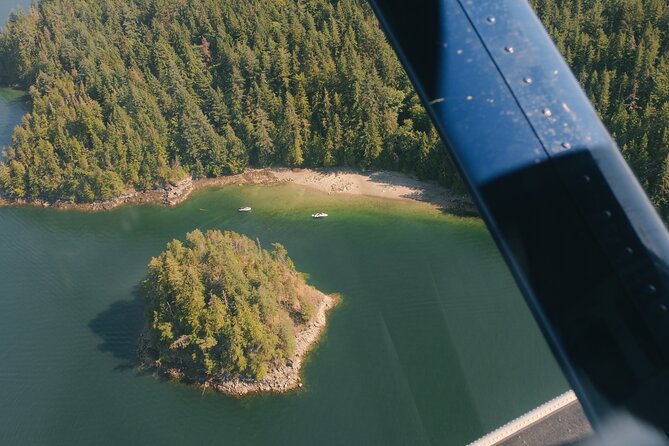 Extended Vancouver Panorama Scenic Seaplane Tour - Seats, noise, and the no-narration reality