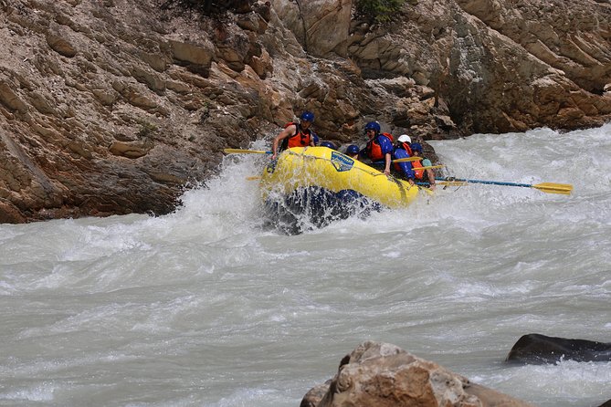 Extreme Whitewater Rafting on Kicking Horse River - Photos and memories: what to do about the camera
