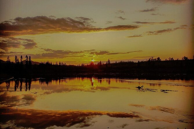 Fall Color Tour in Yukon from Whitehorse - Day 3 canoeing when the fall colors are peaking