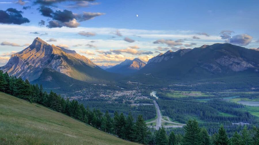 From Banff: Banff Wildlife & Scenic Highlights Premium Tour - Key things I’d bet on