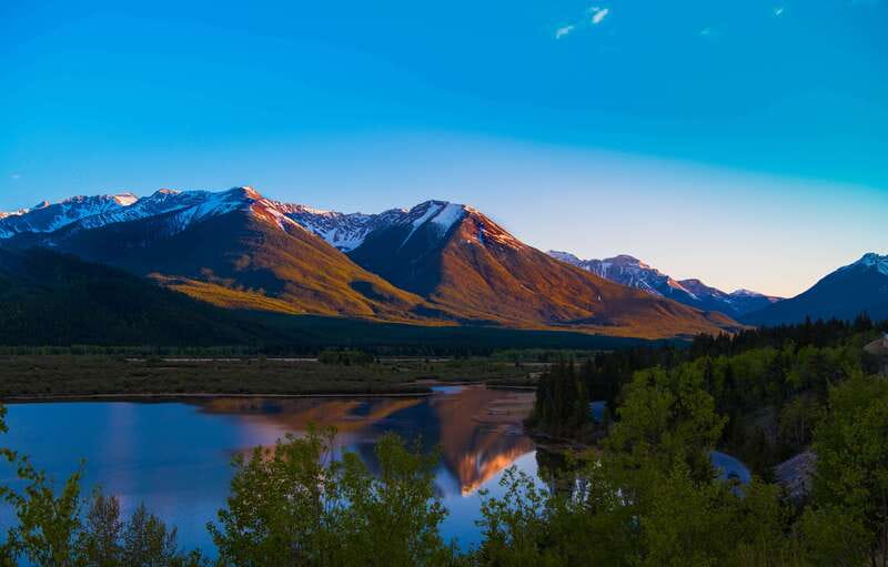 From Banff/Canmore: Deep 1 Day Tour in Banff National Park - Vermilion Lakes: Quick Stops, Strong Views, Real Wildlife Odds