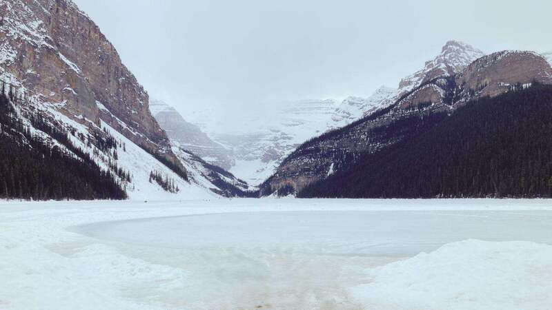 From Banff: Lake Louise and Moraine Lake Sightseeing Tour - When Moraine is closed: the season plan shifts to more Lake Louise time