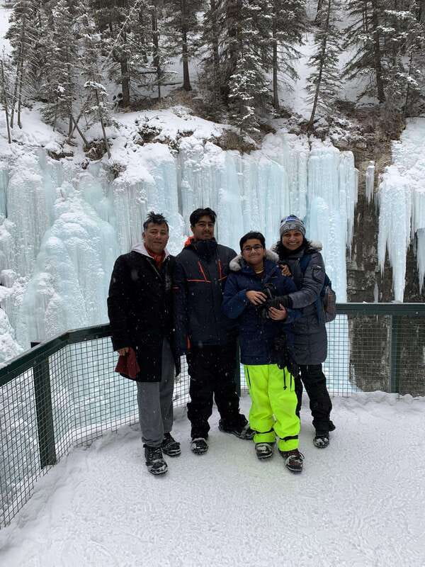 From Banff: Marble & Johnston Canyon Icewalk Combo - The 4-hour flow from Banff: how the timing actually works