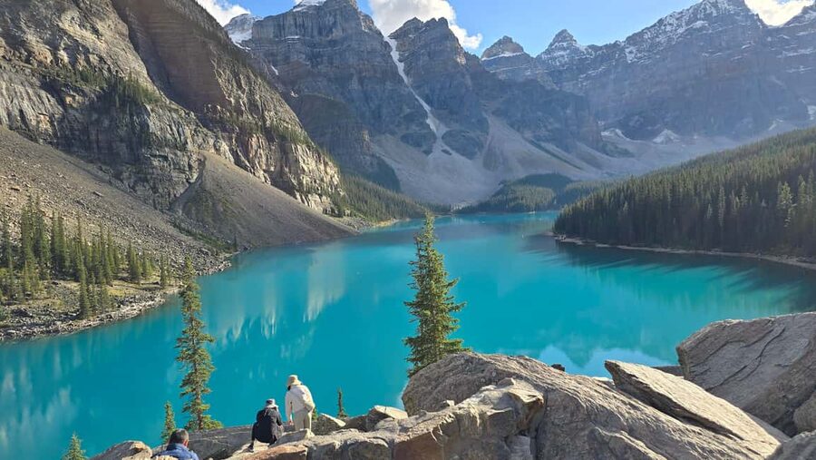 From Calgary/Banff: Moraine Lake & Lake Louise Half-Day Tour - Practical Tips to Get More From Your Time at the Lakes
