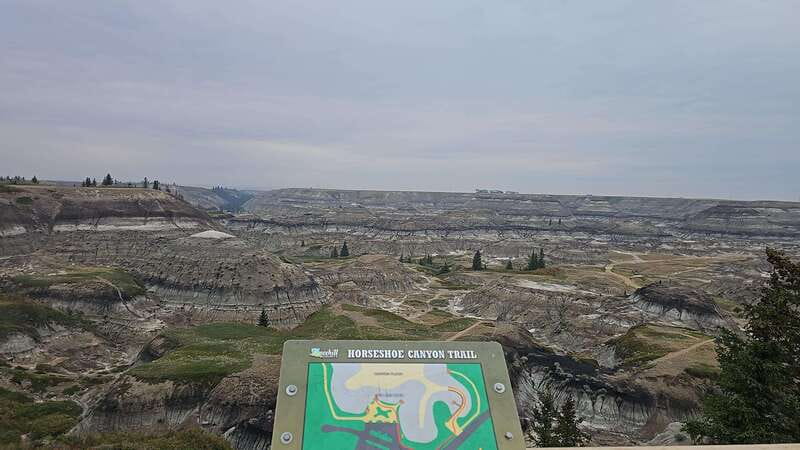 From Calgary: Drumheller Private Tour, Full day sightseeing - Drumheller welcome moments, Wayne Ghost Town, and the Dinosaur Trail vibe
