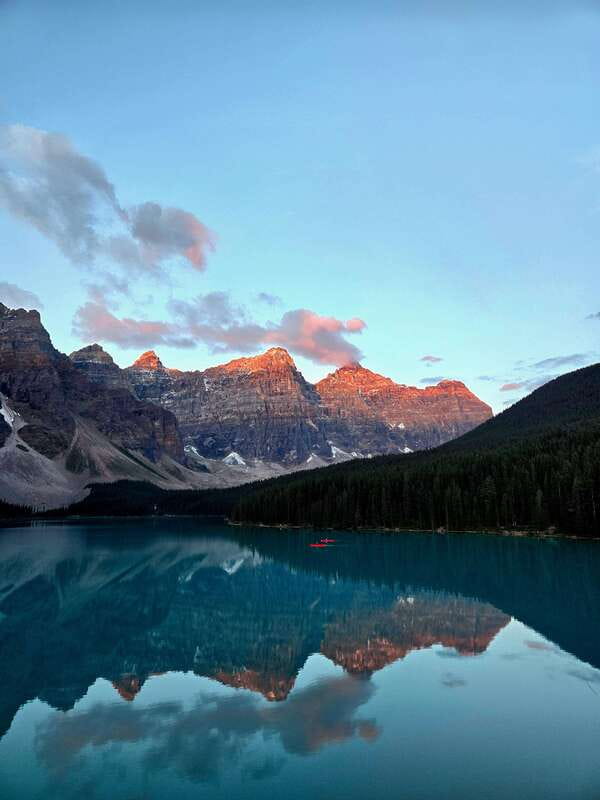 From Canmore/Banff: Moraine Lake Sunrise & Lake Louise Tour - What to Pack (and What Not to Forget) for a Chilly Mountain Start