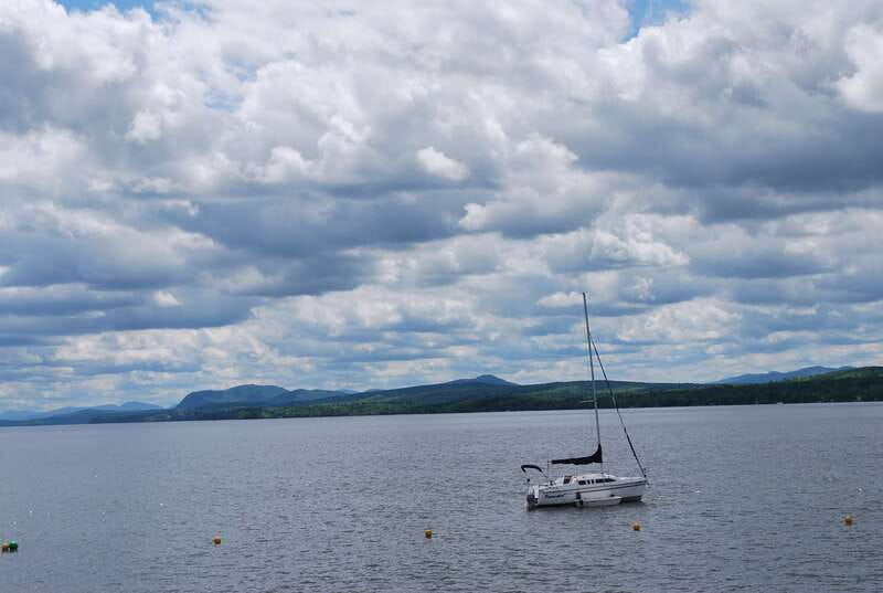 From Montreal: Eastern Townships Region Day Trip - Ayer’s Cliff and Lake Massawipi for the last scenic hit