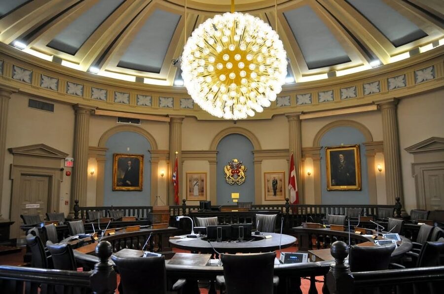From Montreal: Kingston City Day Trip & 1000 Island Cruise - Price, comfort, and who this Montreal-to-Kingston day works for