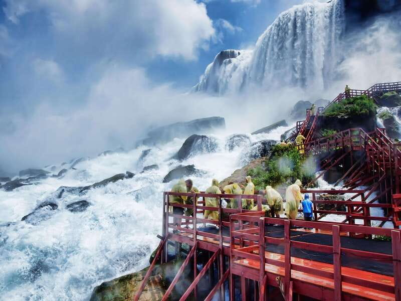 From Montreal: Toronto, Niagara Falls & 1000 Islands Tour - The 2-day Montreal to Toronto timing that makes it all work