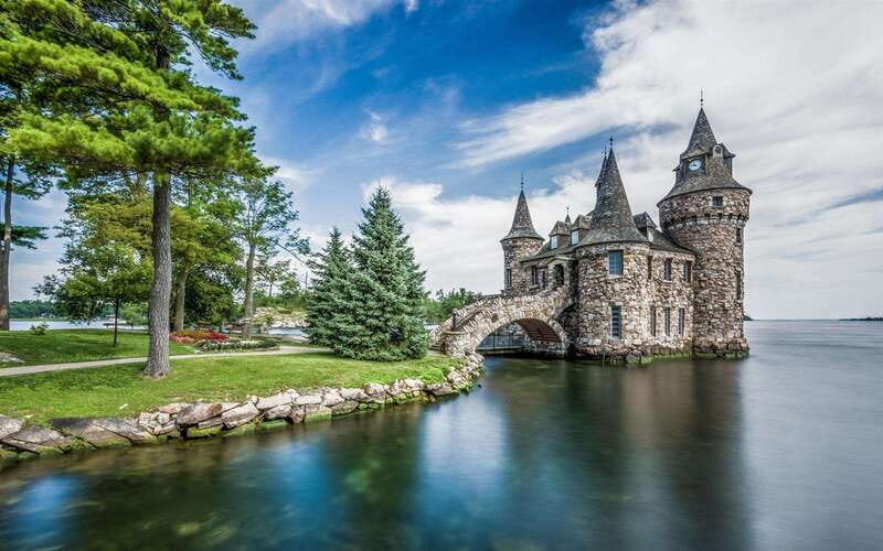 From Montreal: Toronto, Niagara Falls & 1000 Islands Tour - Night illumination: using your hotel location to see Niagara after dark