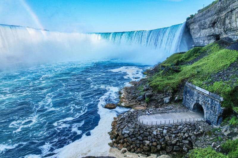 From Niagara Falls Canada Tour Boat, Lunch, Journey, Skylon - Lunch at Fallsview (about 1 hour): built in, so you do not burn time