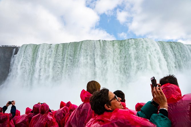 FROM TORONTO: Niagara Day Tour w/ Niagara on the Lake & Boat Ride - A smart Toronto-to-Niagara plan that saves your energy