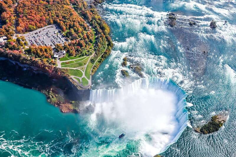 From Toronto: Niagara Falls Bus Tour with Boat Cruise - Comfort and onboard details: WiFi, water, and group flow
